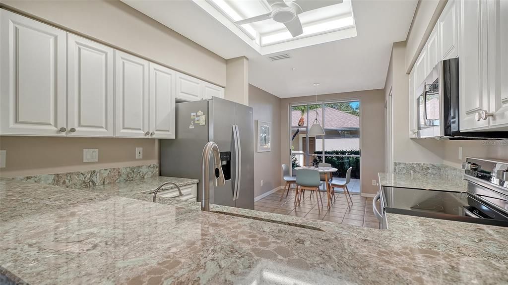 待售: $419,000 (2 贝兹, 2 浴室, 1414 平方英尺)