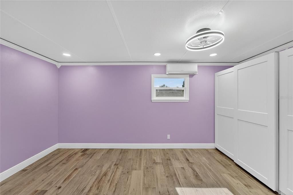 合同活跃: $450,000 (4 贝兹, 2 浴室, 2306 平方英尺)