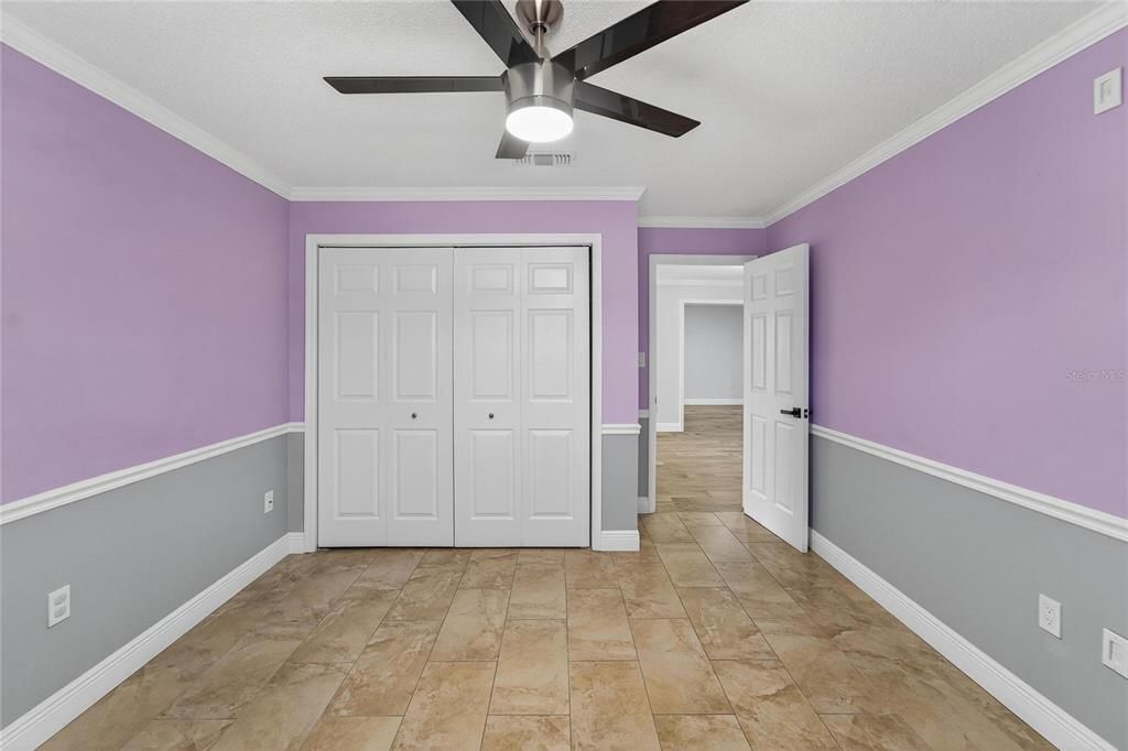 合同活跃: $450,000 (4 贝兹, 2 浴室, 2306 平方英尺)