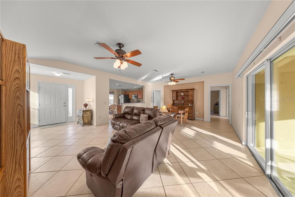 En Venta: $269,900 (2 camas, 2 baños, 1488 Pies cuadrados)