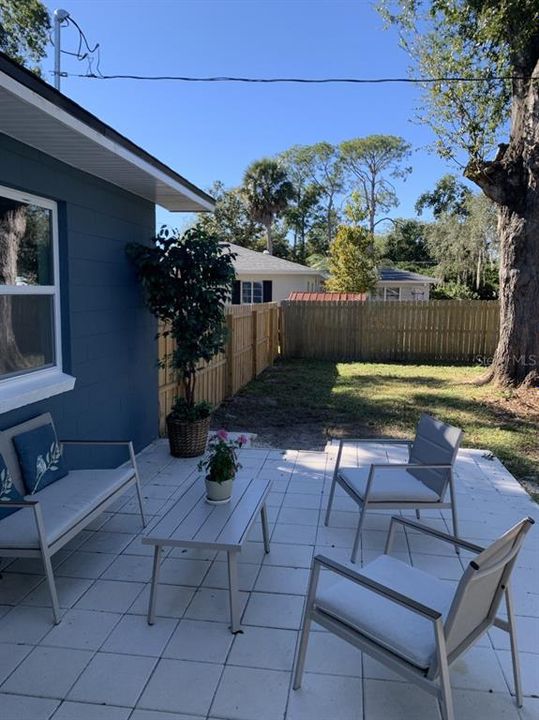 For Sale: $389,000 (2 beds, 2 baths, 1369 Square Feet)