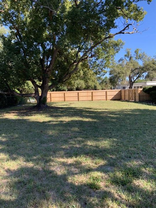 For Sale: $389,000 (2 beds, 2 baths, 1369 Square Feet)