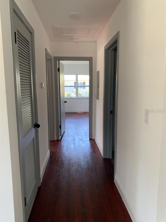 For Sale: $389,000 (2 beds, 2 baths, 1369 Square Feet)