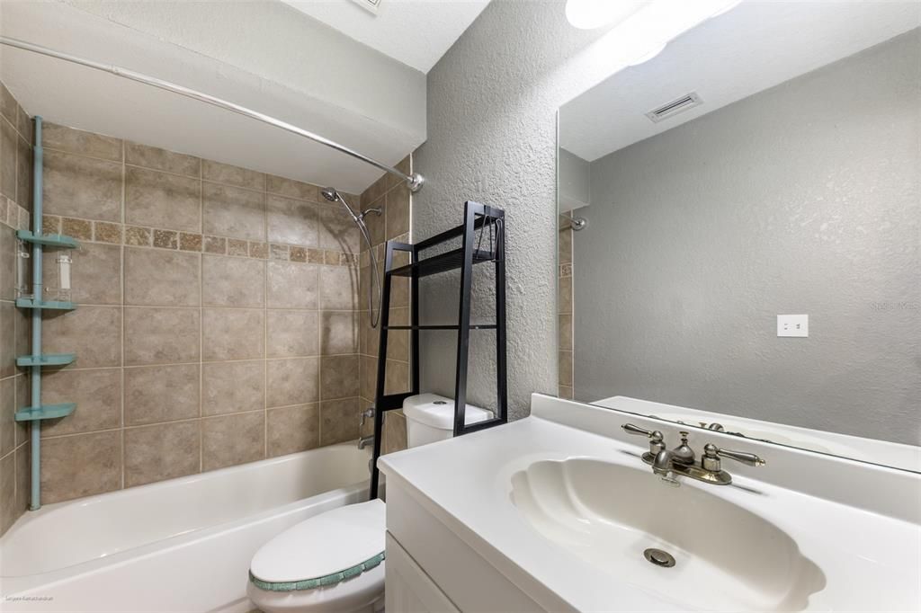 En Venta: $230,000 (2 camas, 2 baños, 1458 Pies cuadrados)