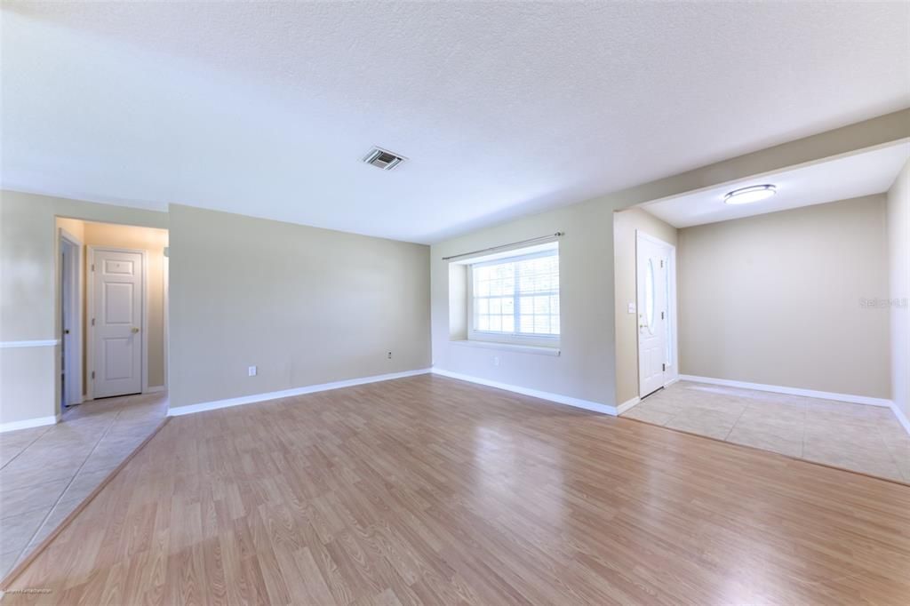 En Venta: $230,000 (2 camas, 2 baños, 1458 Pies cuadrados)