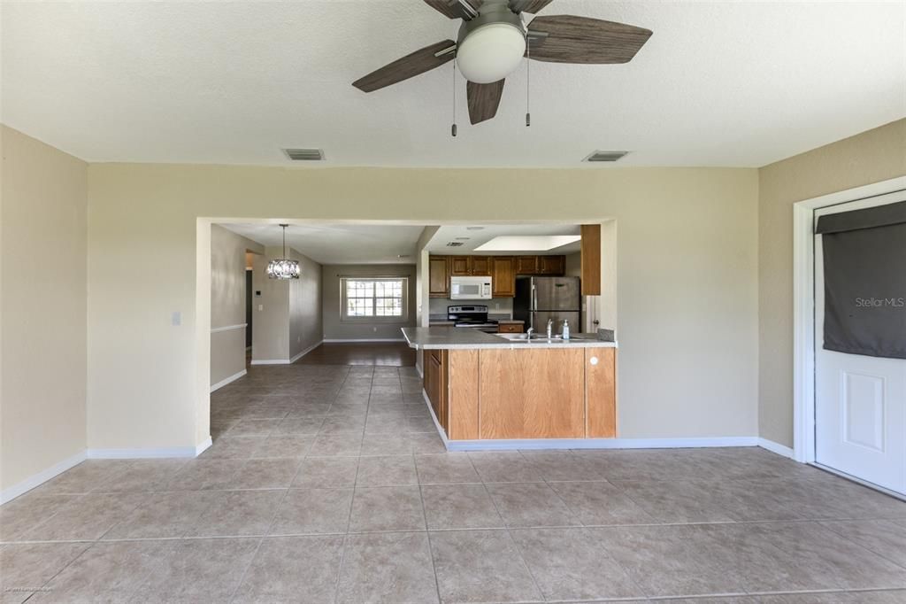 En Venta: $230,000 (2 camas, 2 baños, 1458 Pies cuadrados)