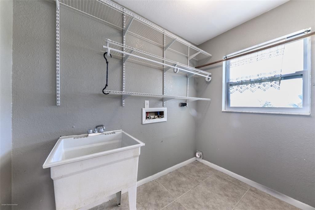 En Venta: $230,000 (2 camas, 2 baños, 1458 Pies cuadrados)