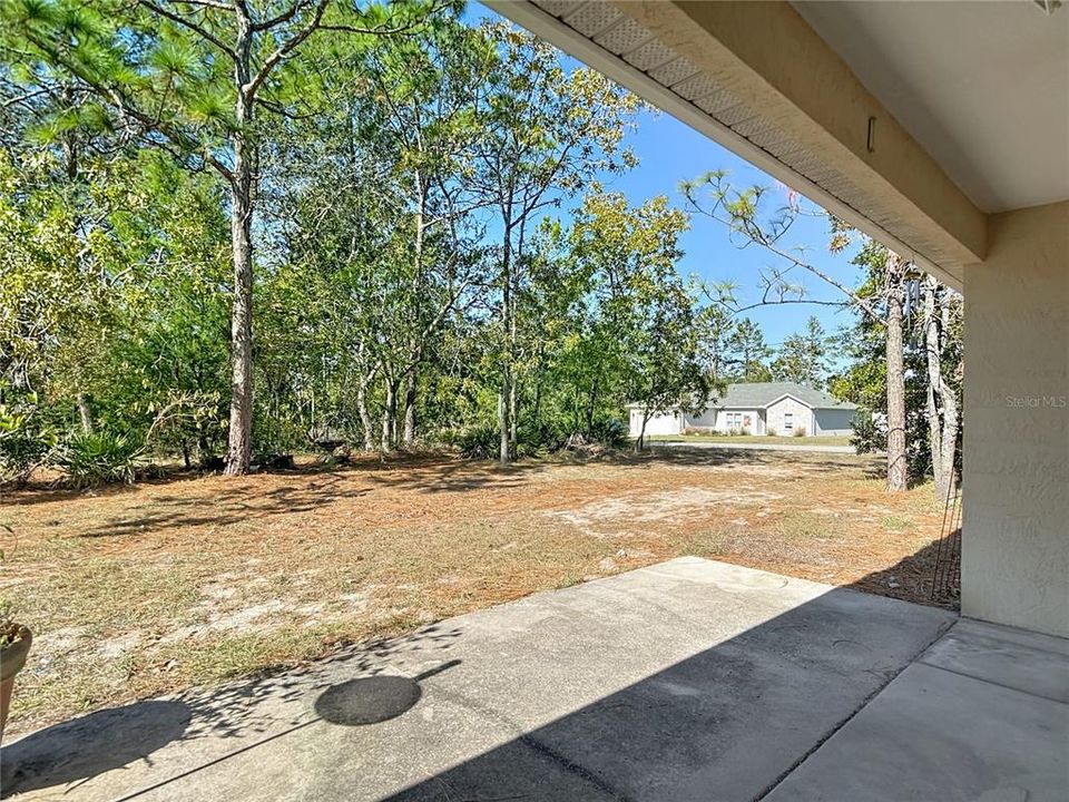 合同活跃: $269,500 (3 贝兹, 2 浴室, 1375 平方英尺)