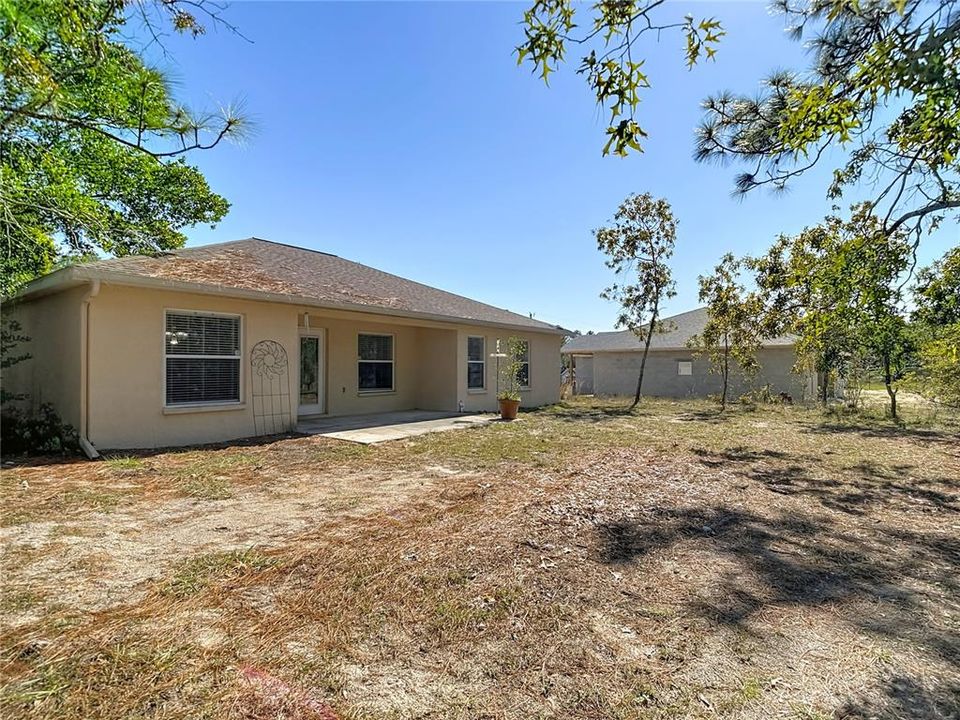 合同活跃: $269,500 (3 贝兹, 2 浴室, 1375 平方英尺)