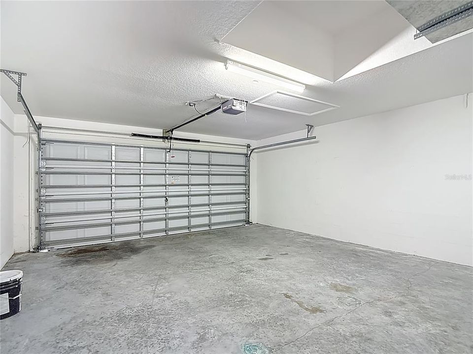 合同活跃: $269,500 (3 贝兹, 2 浴室, 1375 平方英尺)