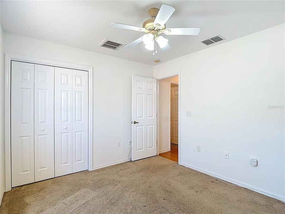 合同活跃: $269,500 (3 贝兹, 2 浴室, 1375 平方英尺)