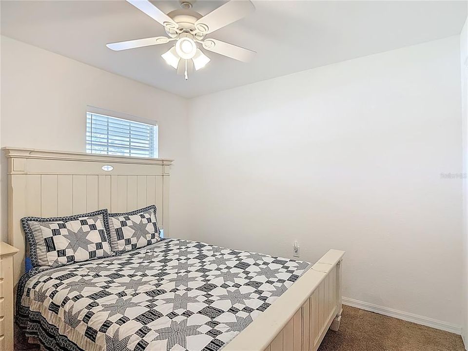 合同活跃: $269,500 (3 贝兹, 2 浴室, 1375 平方英尺)