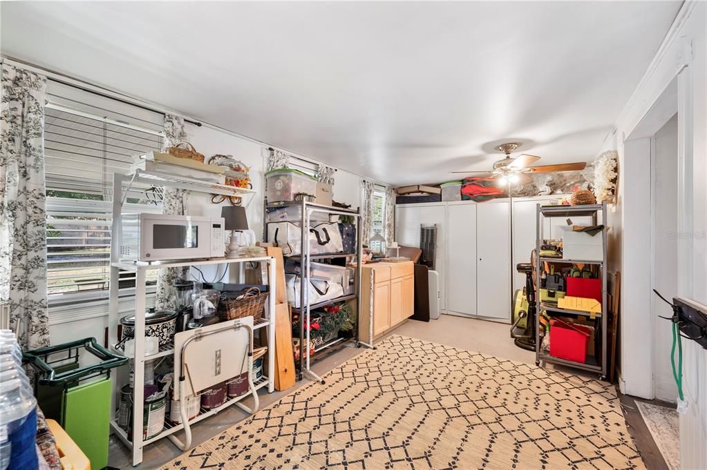 Activo con contrato: $200,000 (2 camas, 1 baños, 1249 Pies cuadrados)