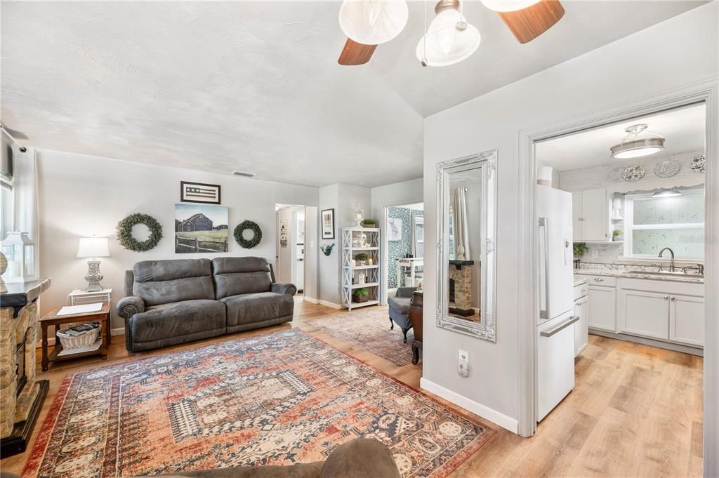 Activo con contrato: $200,000 (2 camas, 1 baños, 1249 Pies cuadrados)