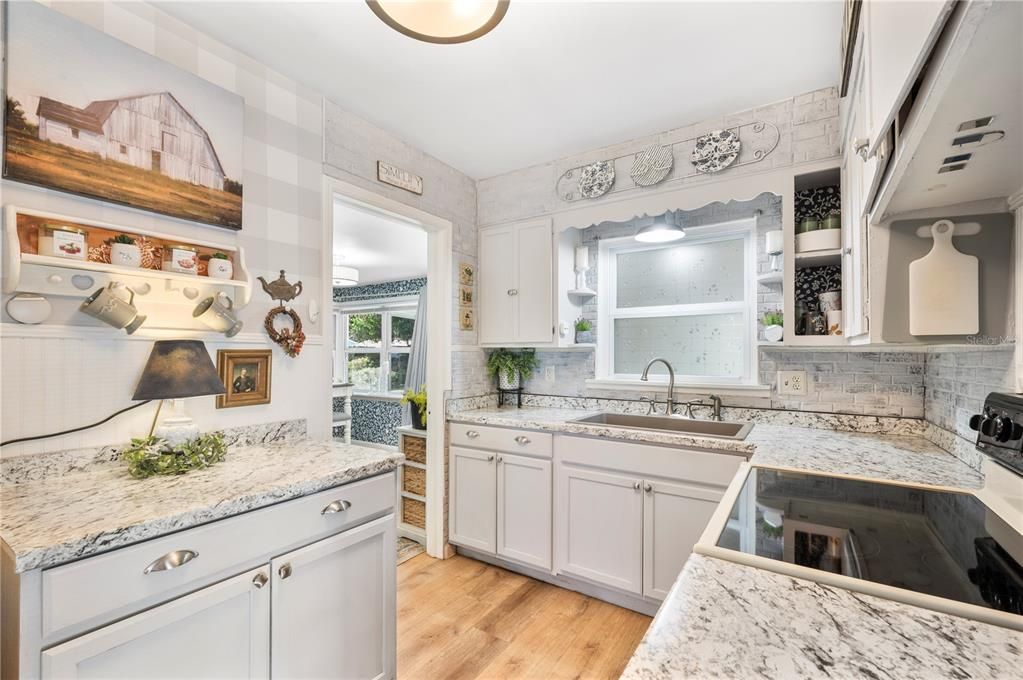 Activo con contrato: $200,000 (2 camas, 1 baños, 1249 Pies cuadrados)