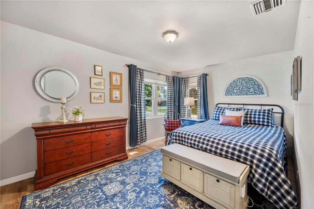 Activo con contrato: $200,000 (2 camas, 1 baños, 1249 Pies cuadrados)