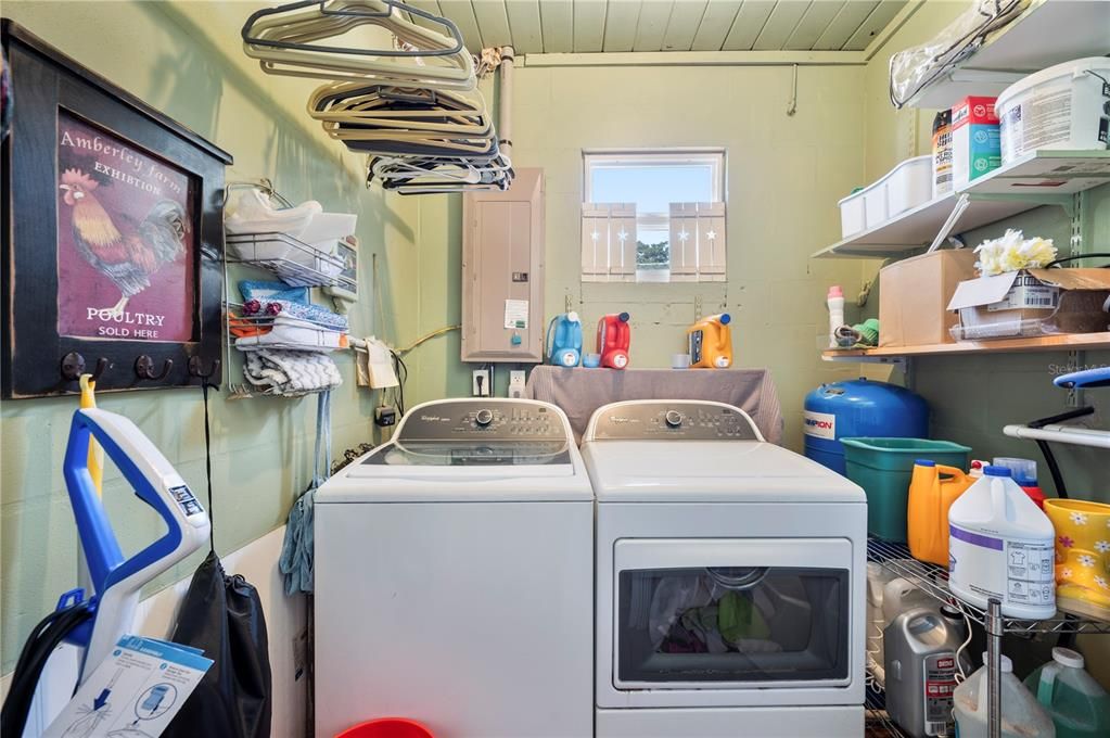 Activo con contrato: $200,000 (2 camas, 1 baños, 1249 Pies cuadrados)