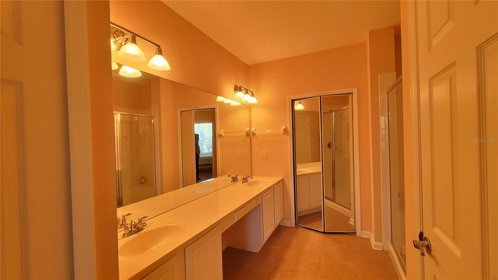 En Venta: $329,900 (2 camas, 2 baños, 1792 Pies cuadrados)