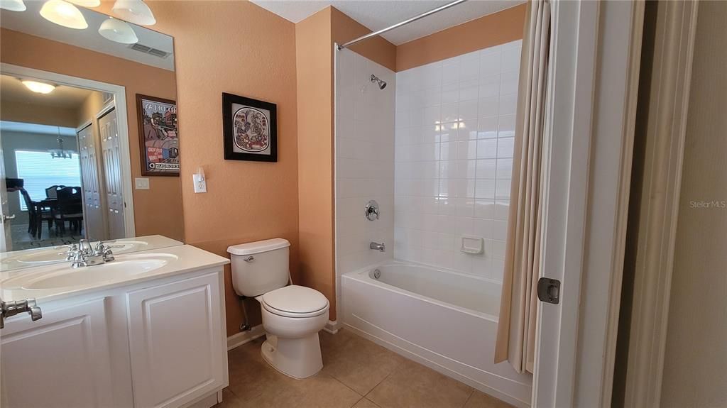 En Venta: $329,900 (2 camas, 2 baños, 1792 Pies cuadrados)