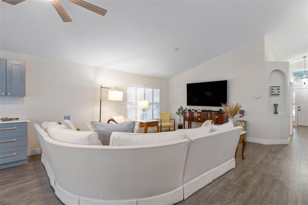 For Sale: $449,900 (3 beds, 2 baths, 1785 Square Feet)