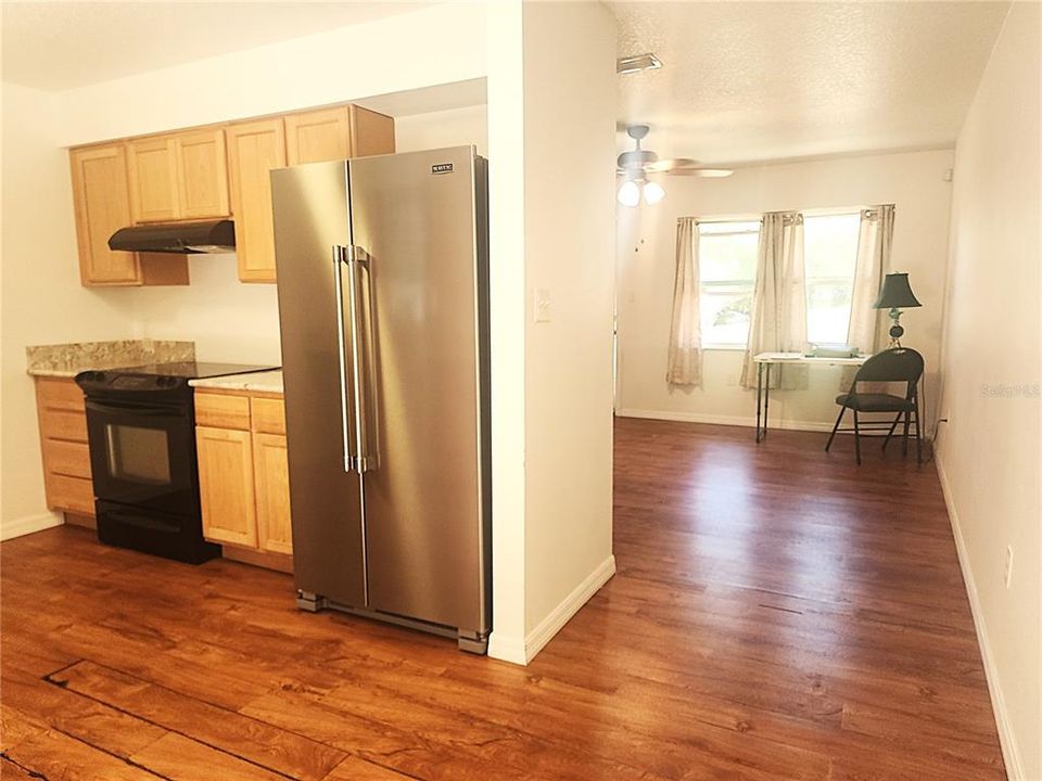 На продажу: $250,000 (3 спален, 1 ванн, 962 Квадратных фут)