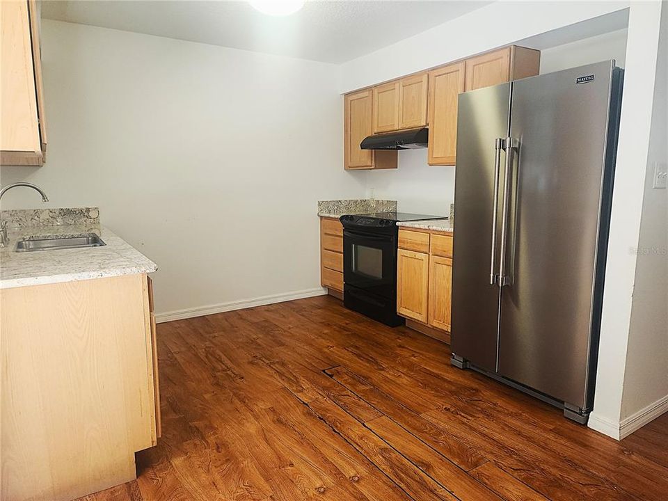 На продажу: $250,000 (3 спален, 1 ванн, 962 Квадратных фут)