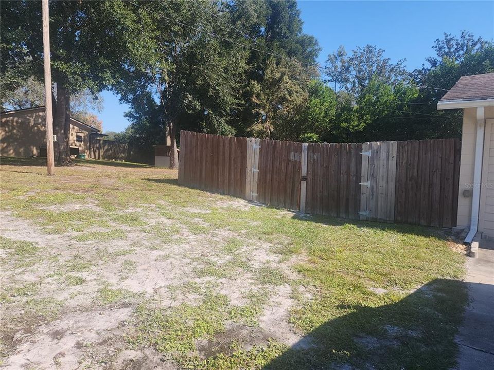 На продажу: $250,000 (3 спален, 1 ванн, 962 Квадратных фут)