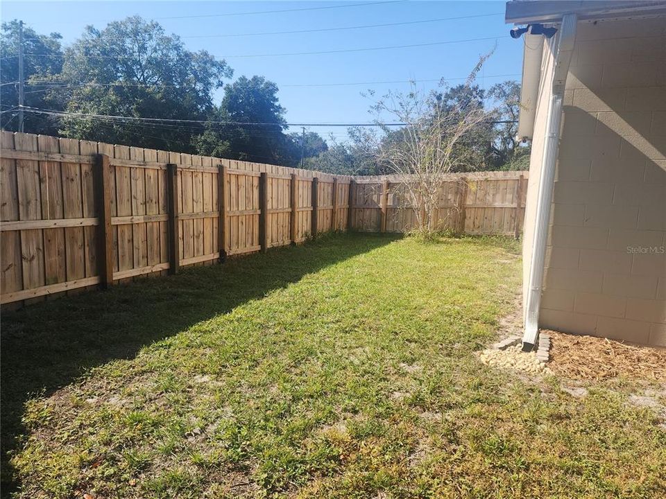 На продажу: $250,000 (3 спален, 1 ванн, 962 Квадратных фут)