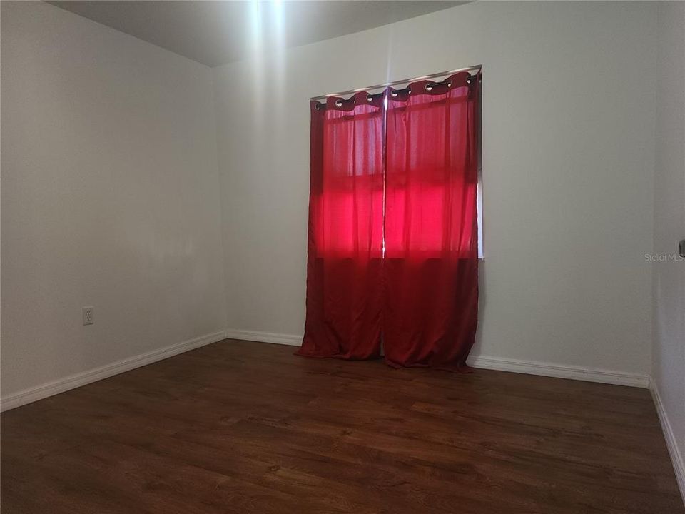 На продажу: $250,000 (3 спален, 1 ванн, 962 Квадратных фут)