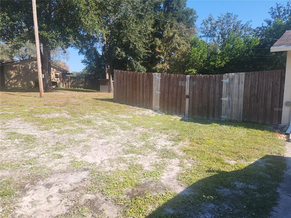 На продажу: $250,000 (3 спален, 1 ванн, 962 Квадратных фут)