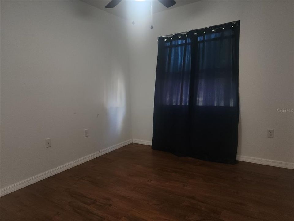 На продажу: $250,000 (3 спален, 1 ванн, 962 Квадратных фут)