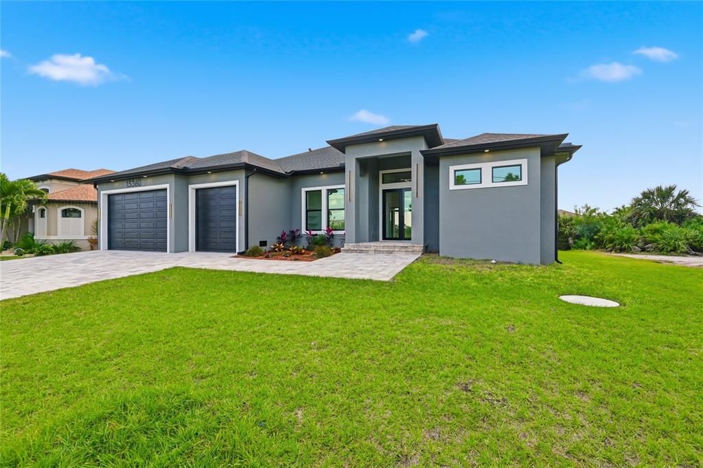 For Sale: $749,000 (3 beds, 2 baths, 1985 Square Feet)