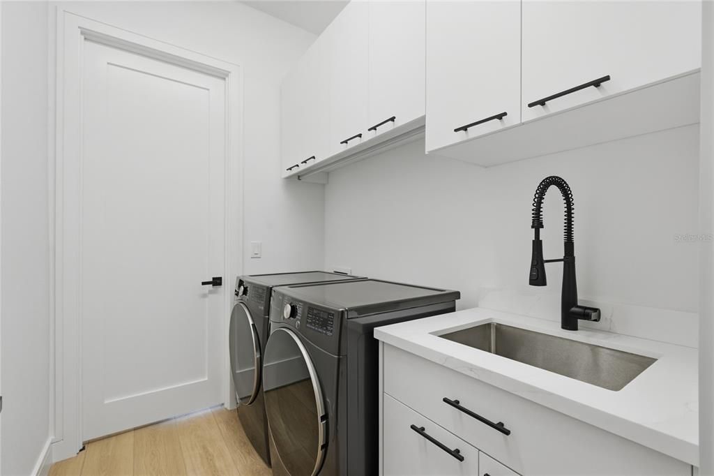 For Sale: $749,000 (3 beds, 2 baths, 1985 Square Feet)