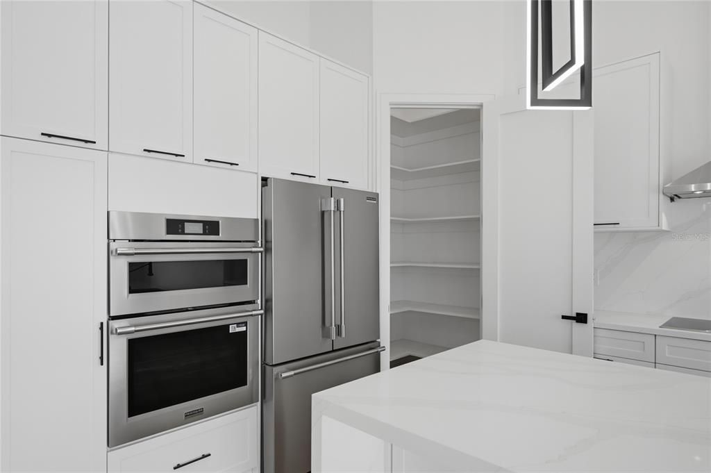 For Sale: $749,000 (3 beds, 2 baths, 1985 Square Feet)