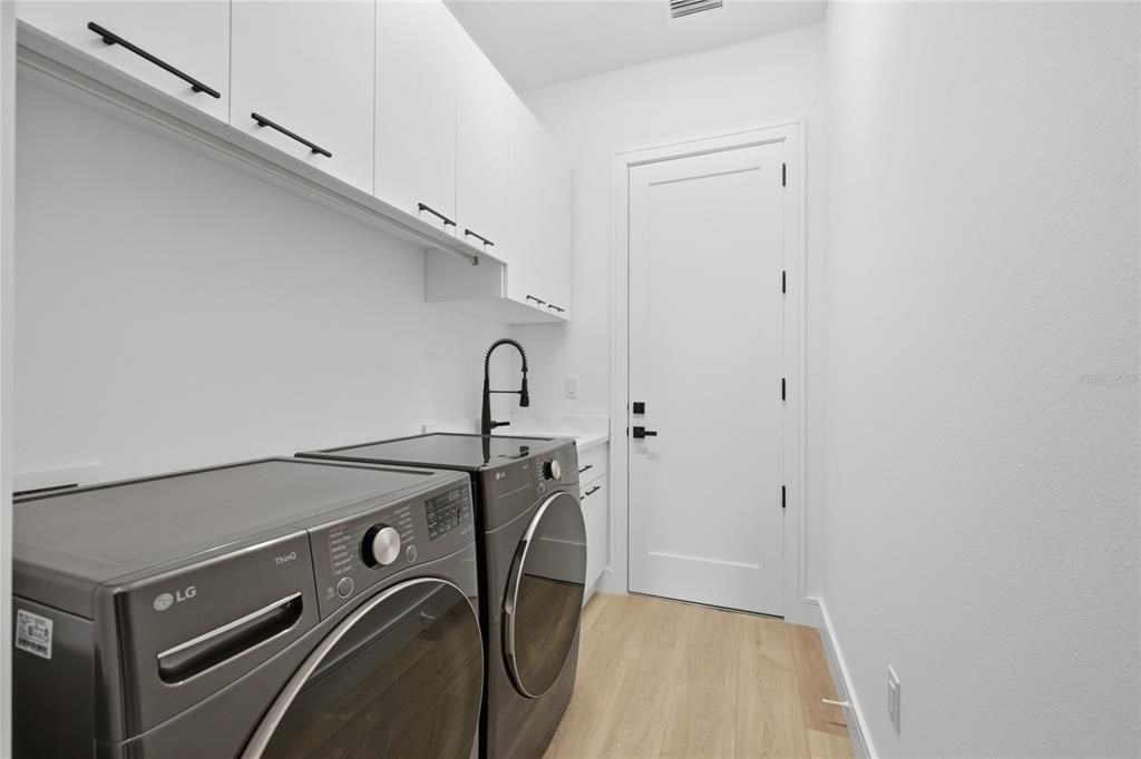 For Sale: $749,000 (3 beds, 2 baths, 1985 Square Feet)