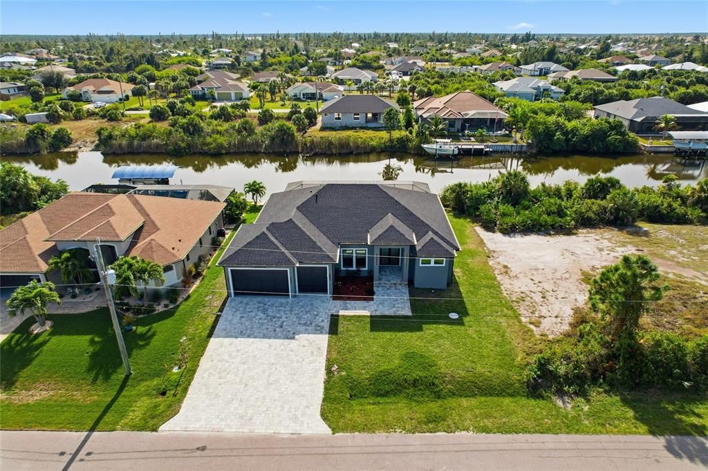 For Sale: $749,000 (3 beds, 2 baths, 1985 Square Feet)