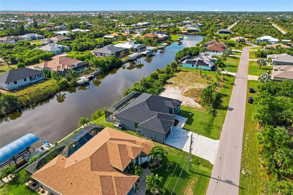 For Sale: $749,000 (3 beds, 2 baths, 1985 Square Feet)