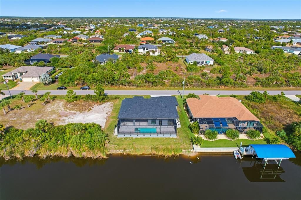 For Sale: $749,000 (3 beds, 2 baths, 1985 Square Feet)