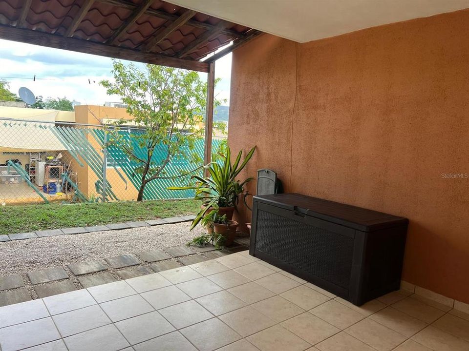 出租: $1,250 (3 贝兹, 2 浴室, 1145 平方英尺)