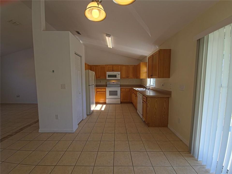 На продажу: $268,900 (3 спален, 2 ванн, 1461 Квадратных фут)