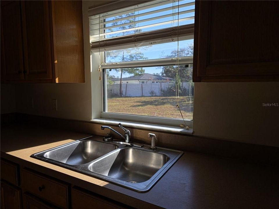 На продажу: $268,900 (3 спален, 2 ванн, 1461 Квадратных фут)