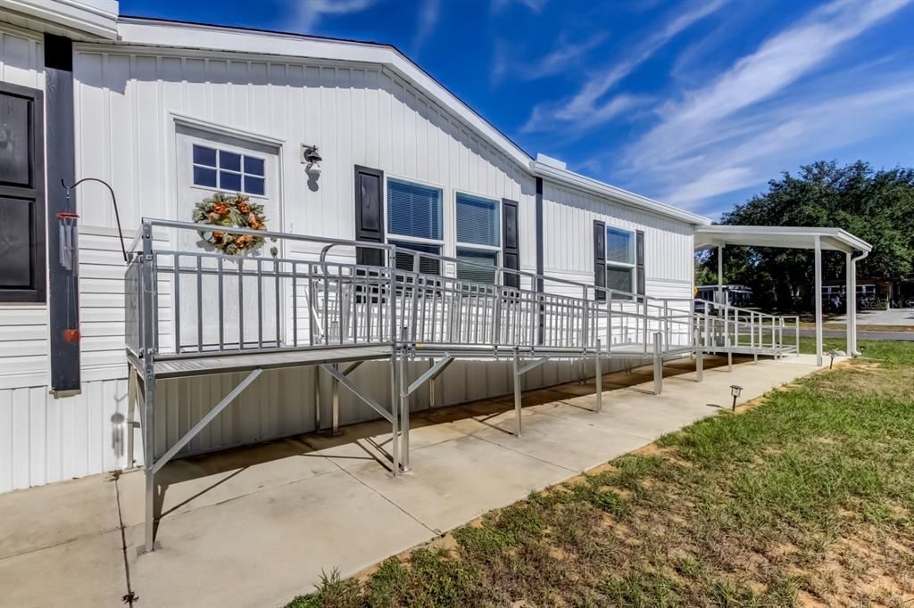 На продажу: $249,700 (3 спален, 2 ванн, 1800 Квадратных фут)