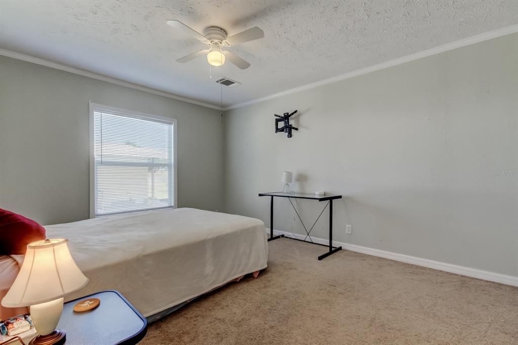 На продажу: $249,700 (3 спален, 2 ванн, 1800 Квадратных фут)