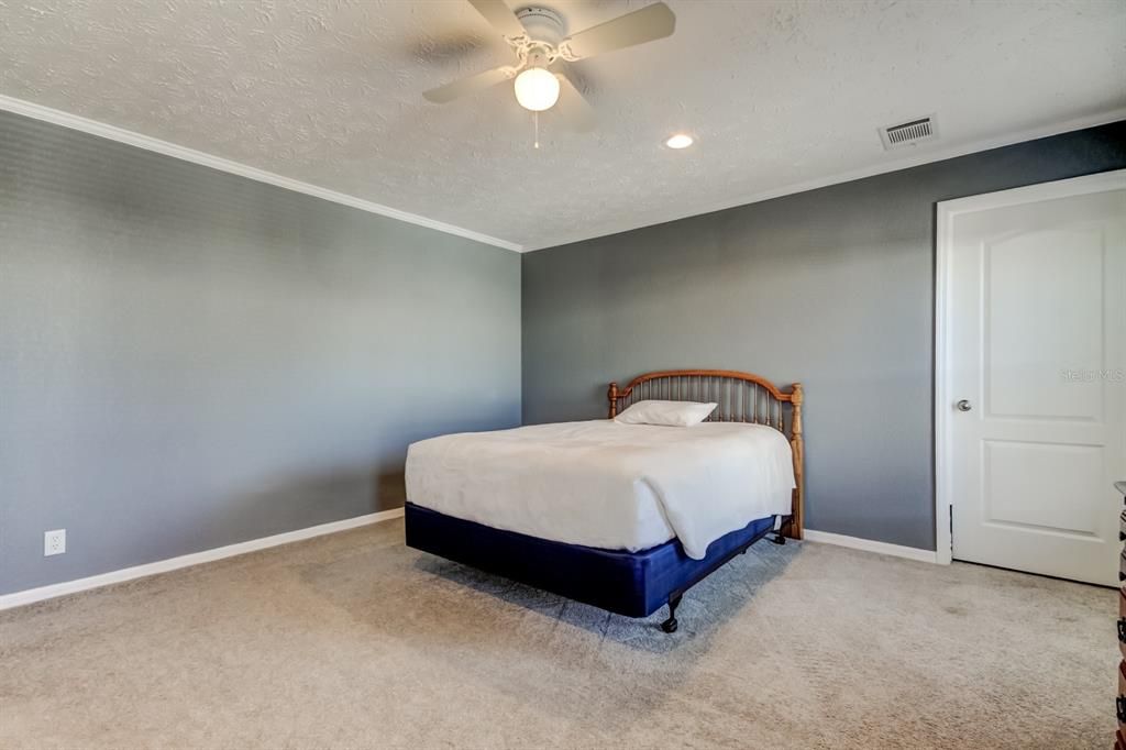 На продажу: $249,700 (3 спален, 2 ванн, 1800 Квадратных фут)