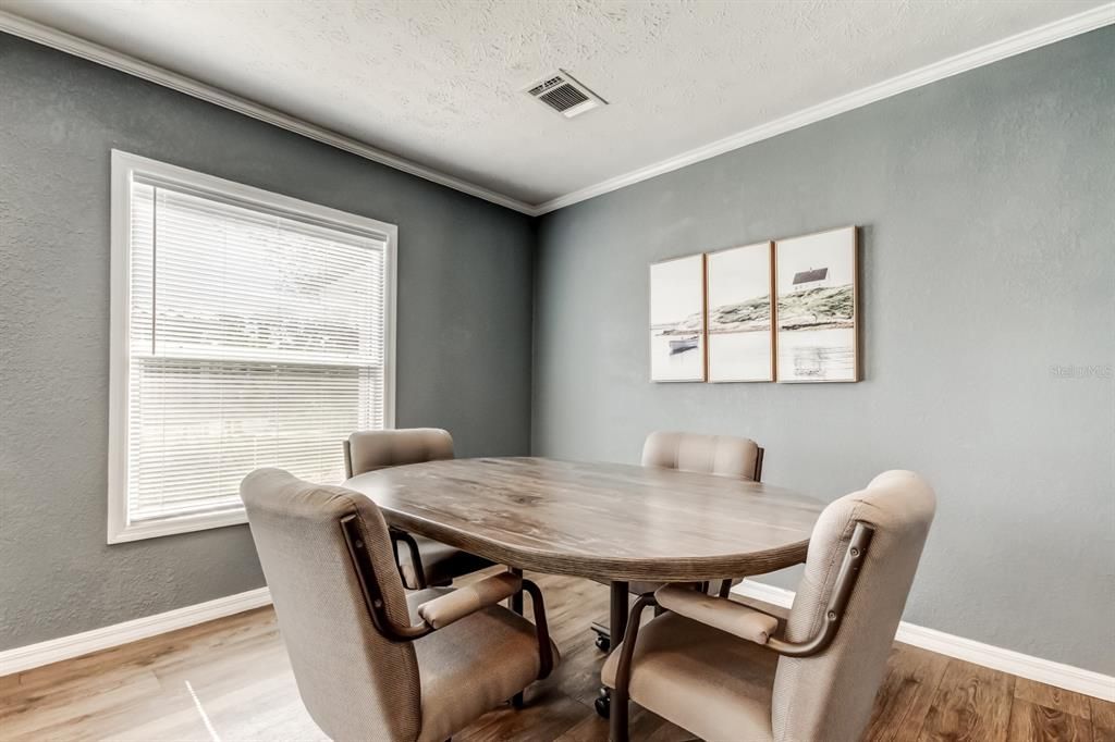 На продажу: $249,700 (3 спален, 2 ванн, 1800 Квадратных фут)