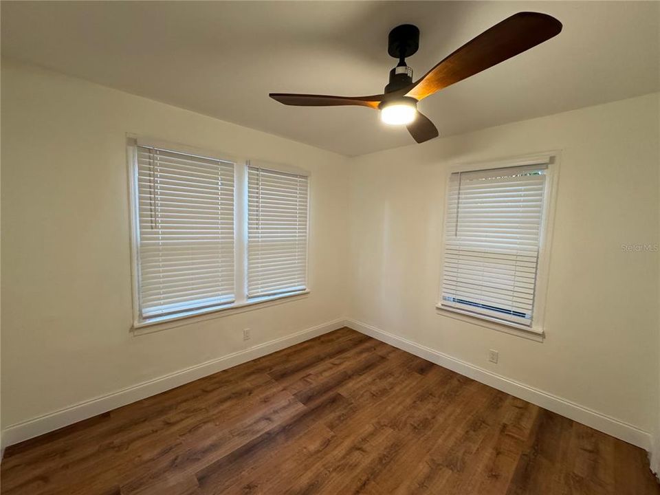 合同活跃: $349,900 (3 贝兹, 2 浴室, 1244 平方英尺)