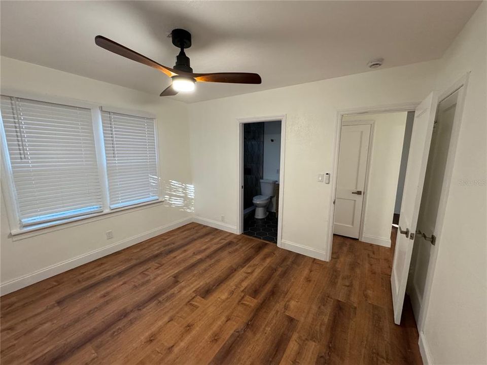 合同活跃: $349,900 (3 贝兹, 2 浴室, 1244 平方英尺)