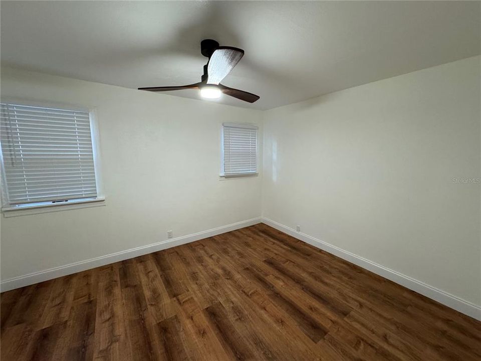 合同活跃: $349,900 (3 贝兹, 2 浴室, 1244 平方英尺)