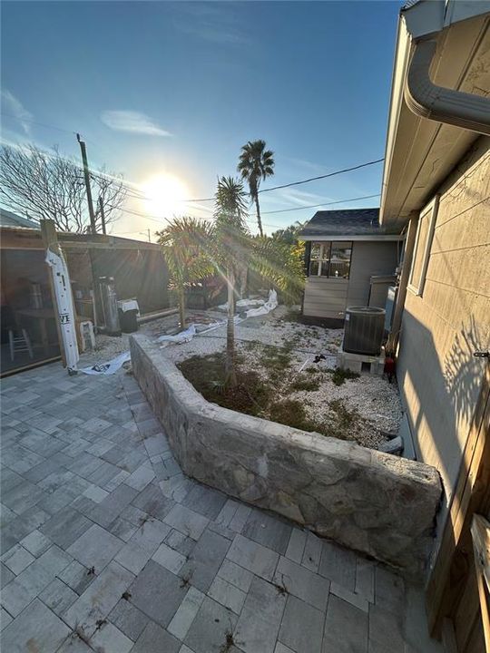 For Sale: $330,000 (2 beds, 2 baths, 1064 Square Feet)