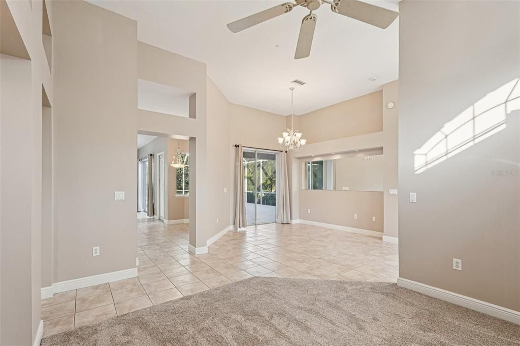 出租: $3,190 (4 贝兹, 3 浴室, 2120 平方英尺)